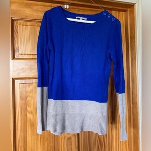 Gap sweater size small